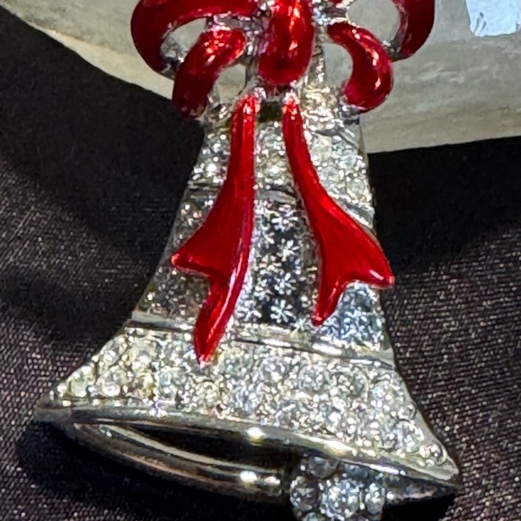 Authentic Swarovski Crystal & Red Enamel Brooch Stamped - Picture 8 of 9